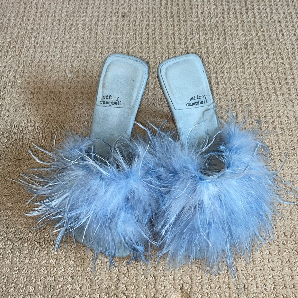 Jeffrey Campbell low heel in baby blue!